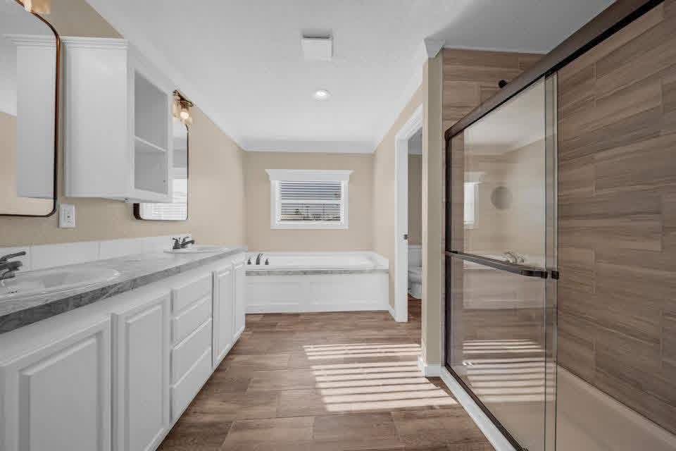 The Mobile Home Makary  3 Bedrooms, 2 Bathrooms