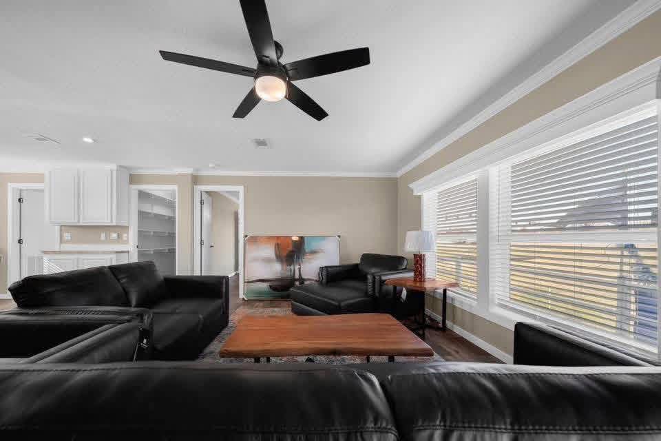The Mobile Home Makary  3 Bedrooms, 2 Bathrooms