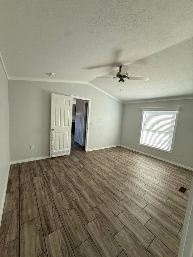 CHAMPIONS MOBILE HOME 3 Bedrooms 🛁 2 Full Baths