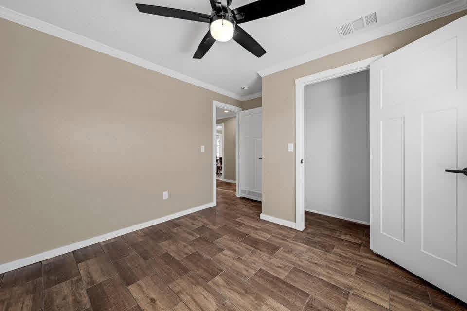 The Mobile Home Makary  3 Bedrooms, 2 Bathrooms