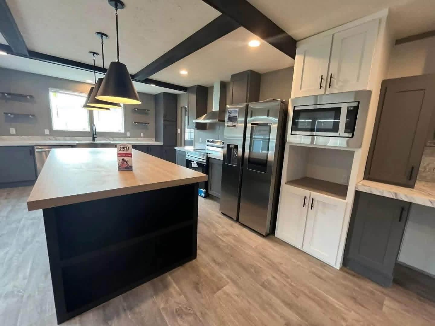 The Mobile Home Pink 3 Bedrooms | 2 Bathrooms