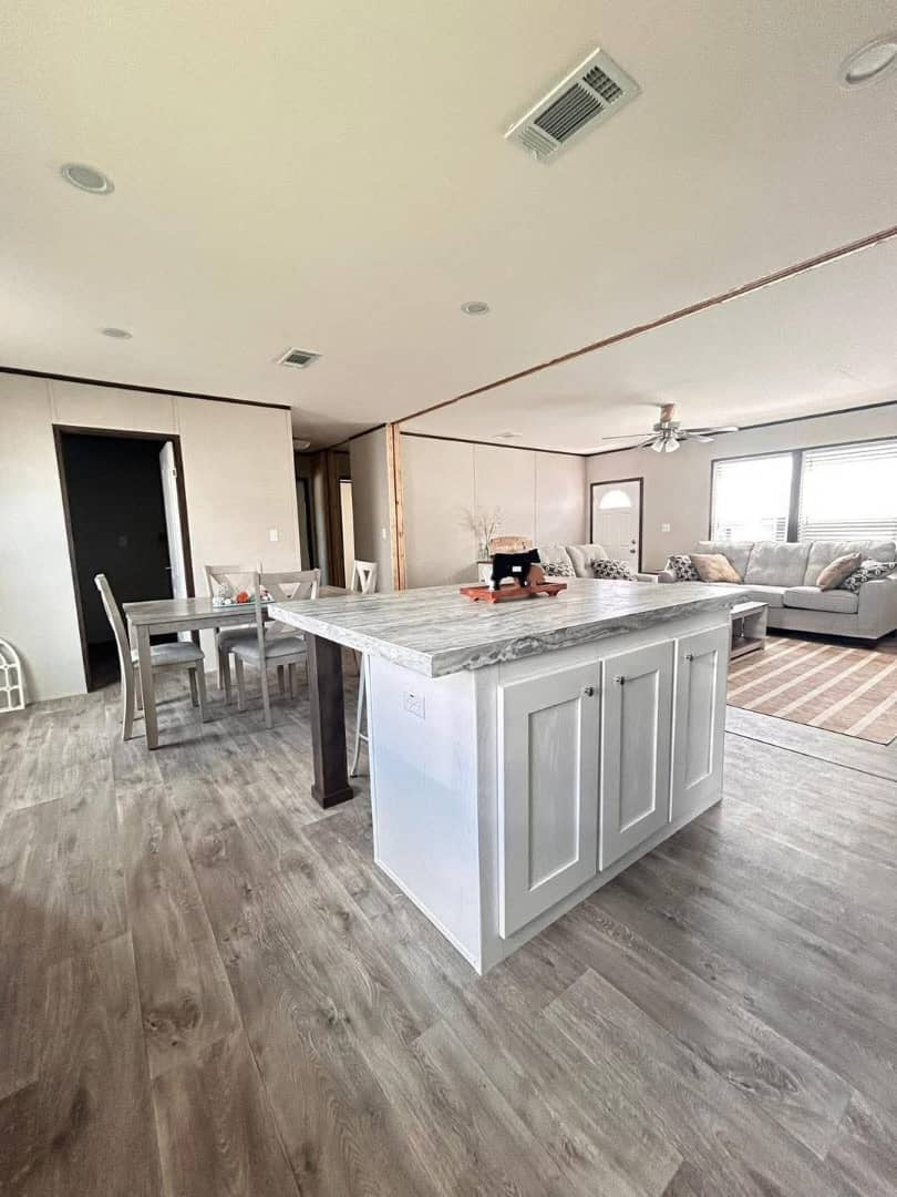 BRIDGE MOBILE HOME 3 Bedrooms | 2 Bathrooms