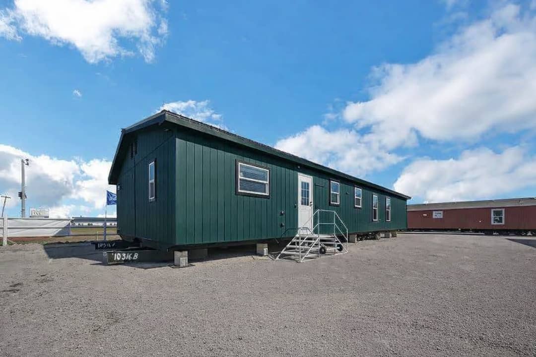 The Mobile Home Makary  3 Bedrooms, 2 Bathrooms