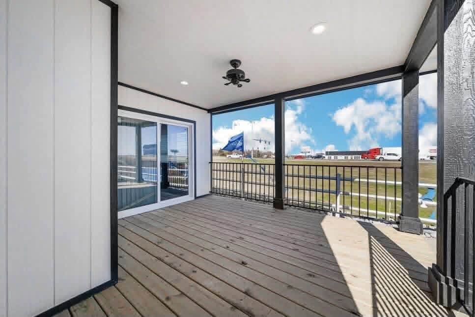 The Mobile Home Makary  3 Bedrooms, 2 Bathrooms