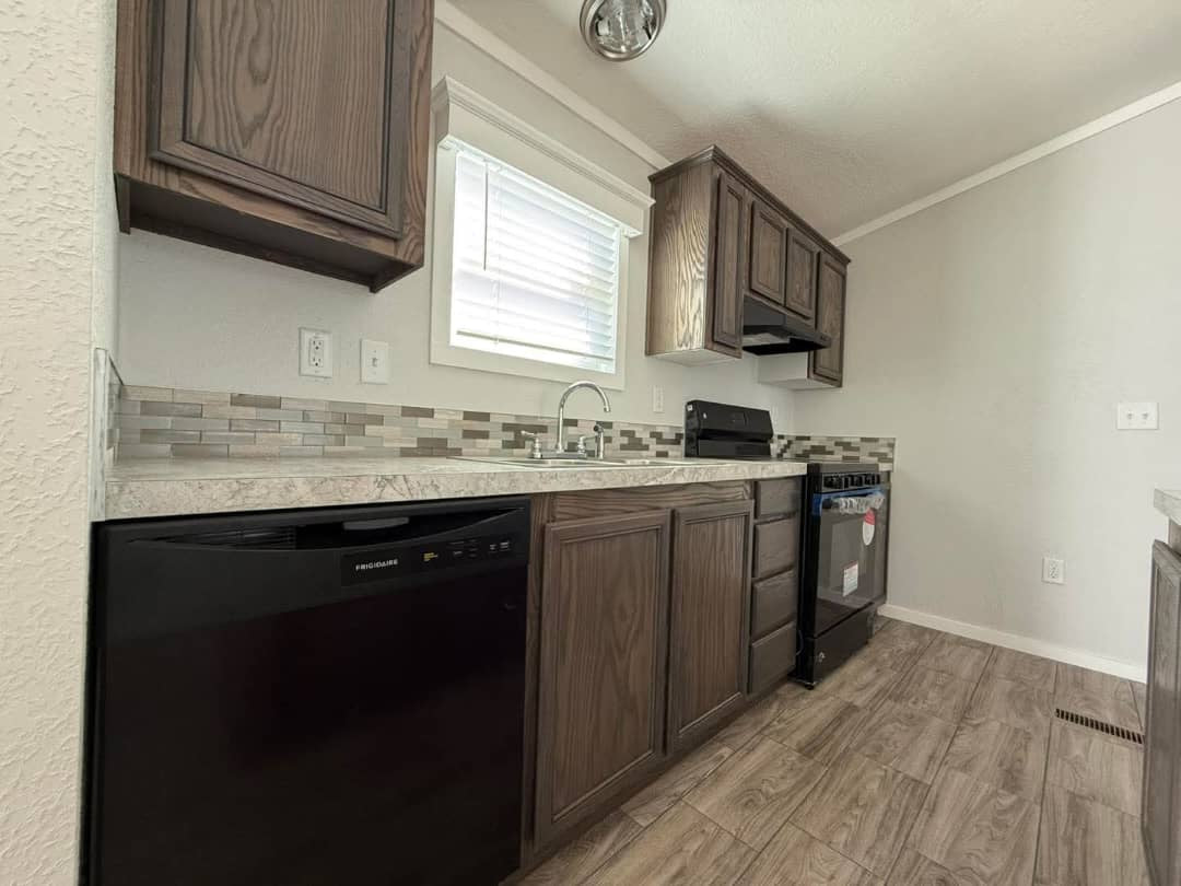 CHAMPIONS MOBILE HOME 3 Bedrooms 🛁 2 Full Baths