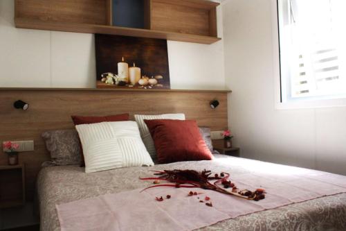SANTORINI MOBILE HOME,  3 rooms, French style bathroom